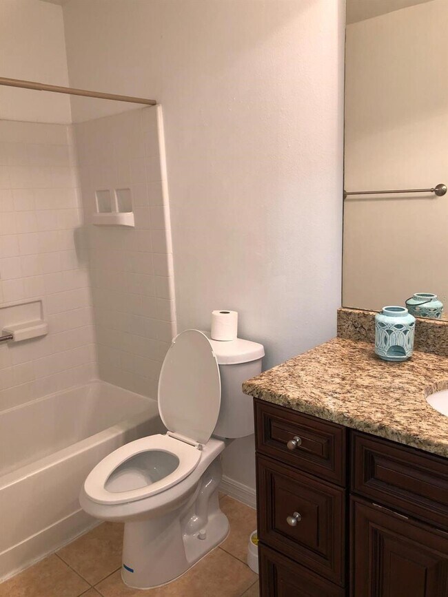 Building Photo - 3815 Bowline Cir