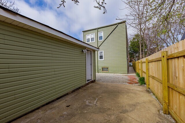 Building Photo - 6527 S Marshfield Ave