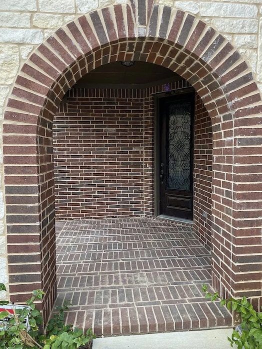 Building Photo - 1006 Jamal Dr