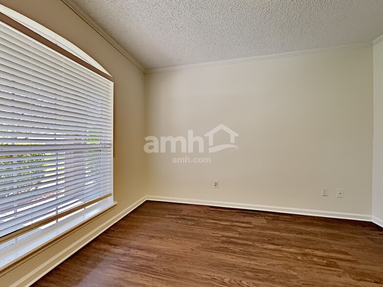 Building Photo - 5359 Vivera Ln