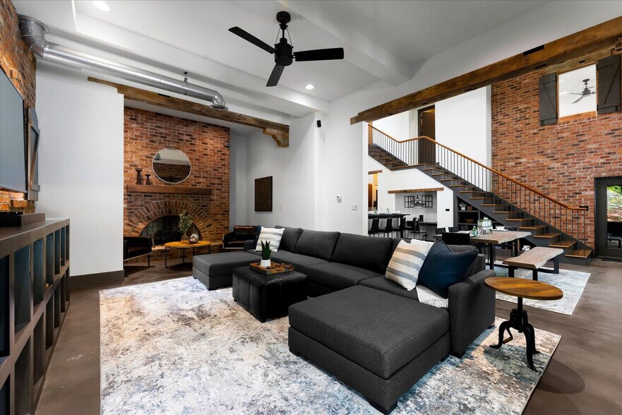 Building Photo - 3234 Bass Dr