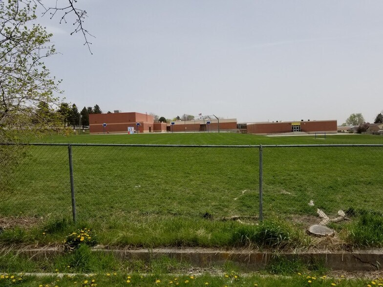 Building Photo - 311 S Cherry Hill Dr
