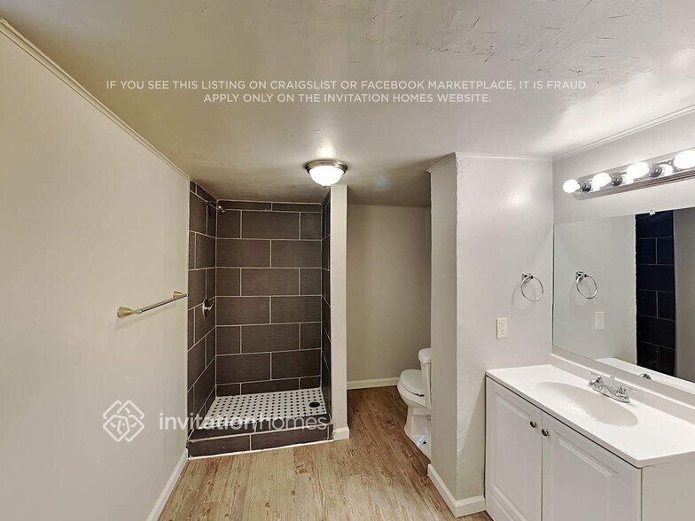 Building Photo - 11243 Clermont Ct