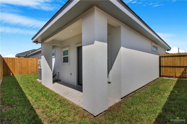 Building Photo - 18 Inspiration Rd