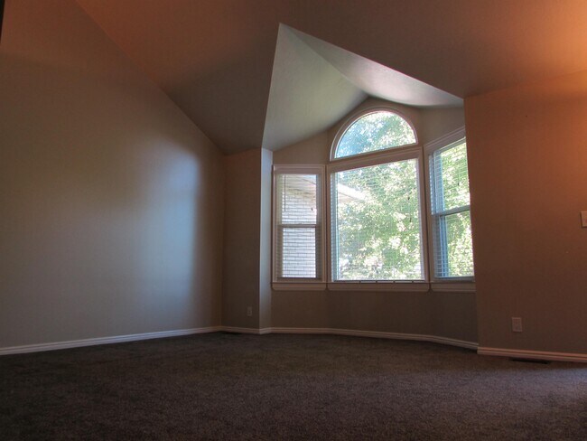 Building Photo - 1879 Town Meadows Ct