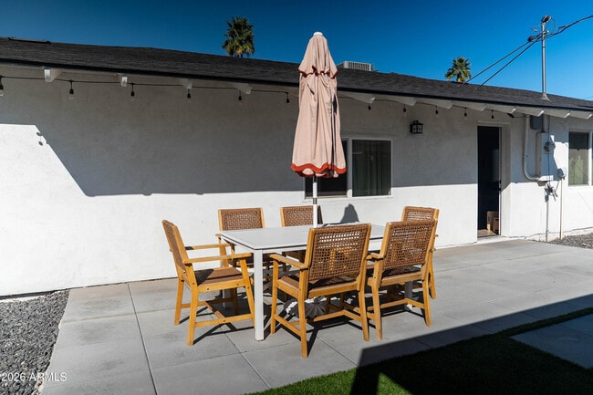 Building Photo - 8701 E Chaparral Rd