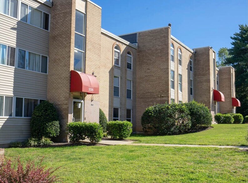 Building Photo - The Gardens