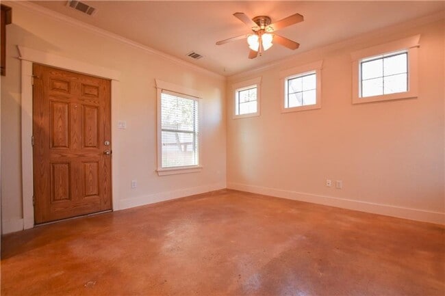 Building Photo - 5405 Avenue H