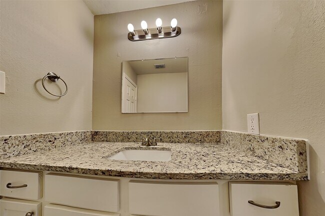 Building Photo - 14023 Cypress Falls Dr
