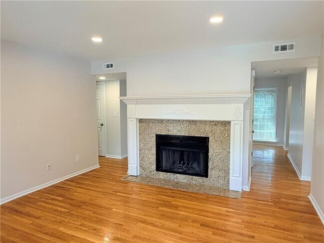 Building Photo - 1166 Booth Rd