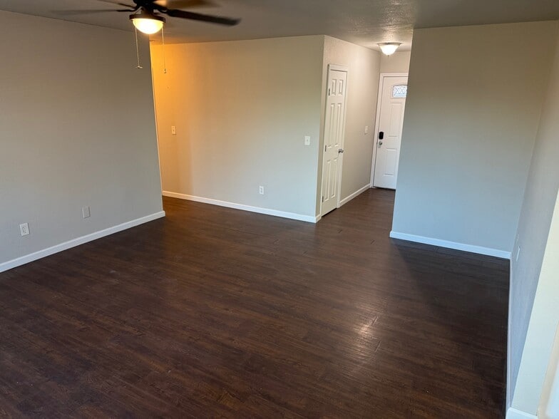 Building Photo - 409 W Matthew