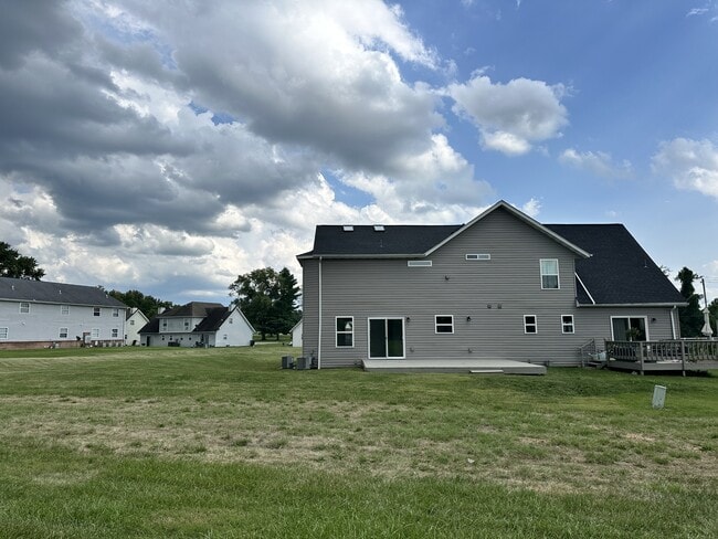 Building Photo - 5 Ram Ct