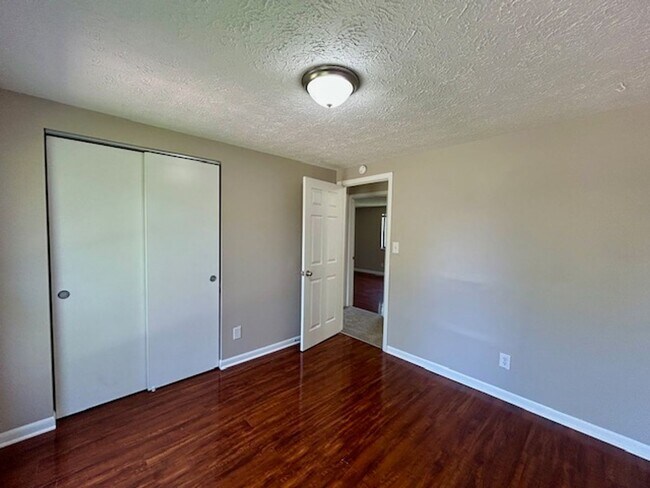 Building Photo - Welcome Home to This Beautifully Maintained Tri-Level Gem!