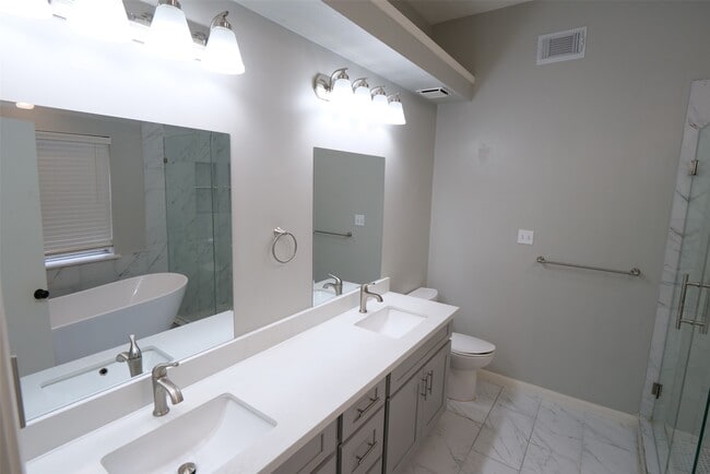 Building Photo - 17427 Hamilwood Dr