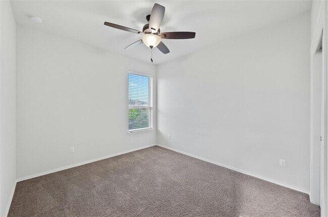 Building Photo - 9924 Milla Cir