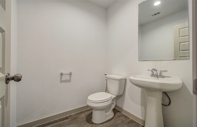 Building Photo - 10602 Great Basin Dr