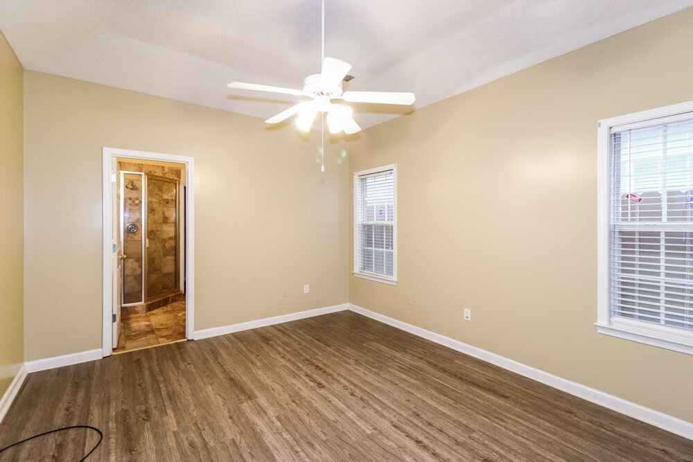 Building Photo - 8691 Overcup Oaks Dr
