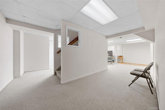 Building Photo - 23 Varsity Blvd