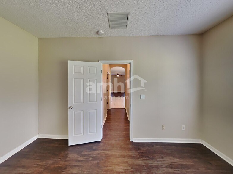 Building Photo - 5198 Armsgate Ct