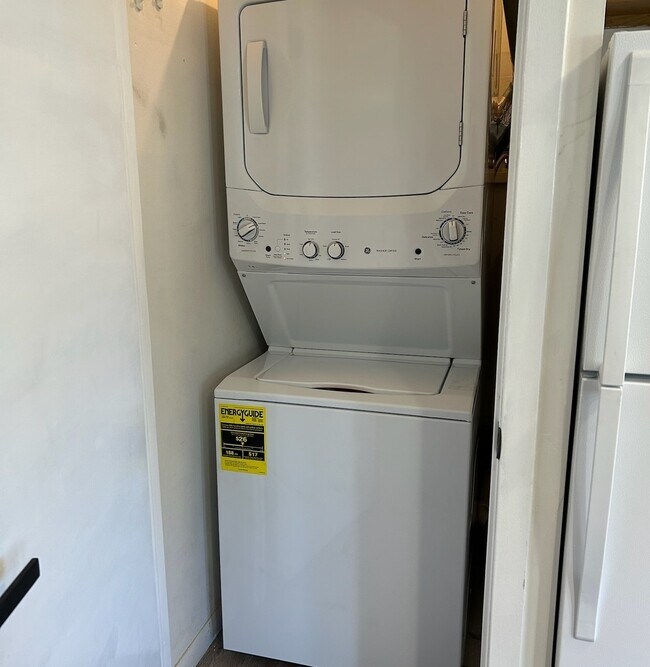 Building Photo - 6862 W Lode Dr