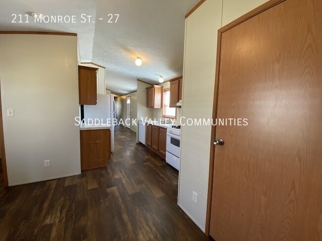 Building Photo - 211 Monroe St
