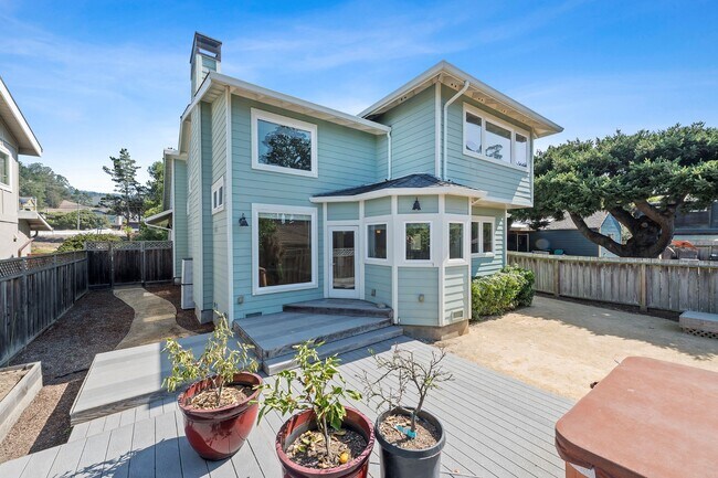 Back Yard - Enclosed - 430 3rd Ave