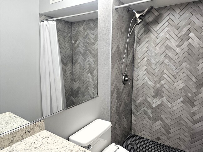 Building Photo - 5220 Seawall Blvd