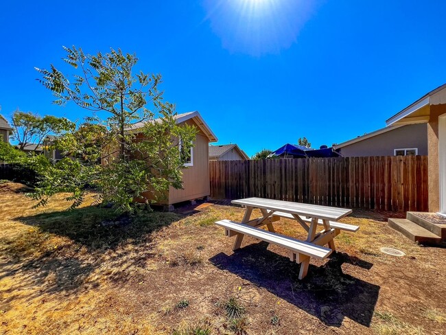 Building Photo - Napa Duplex Close to South Napa Shops