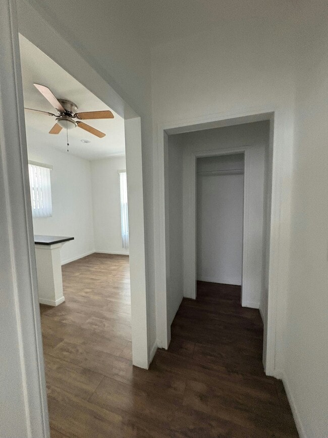 Building Photo - 555 N La Cadena Dr