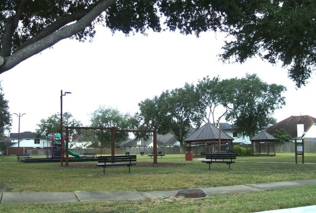 Building Photo - 8978 Dawnridge Dr