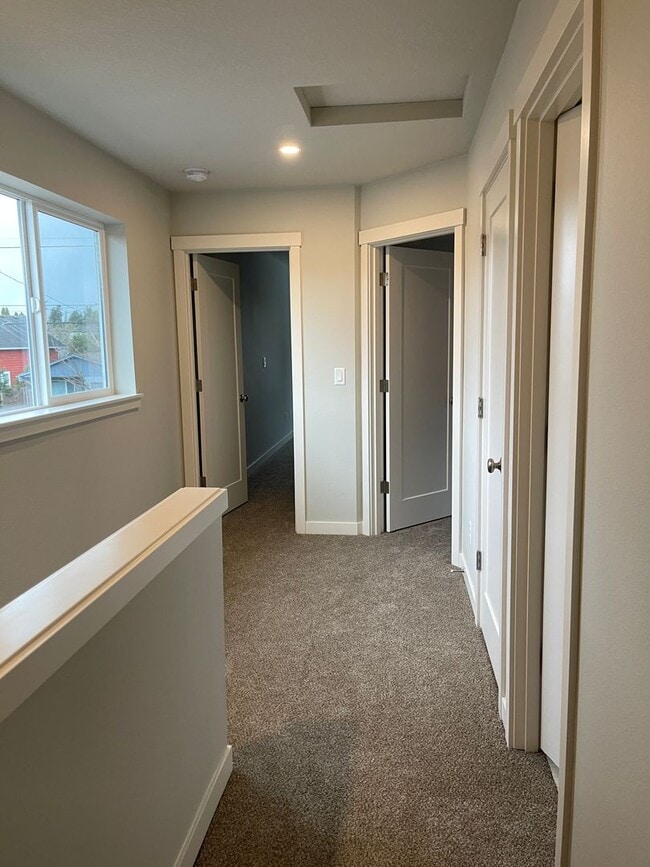 Building Photo - Modern 3b/2ba Energy Star Certified Home In Lentz