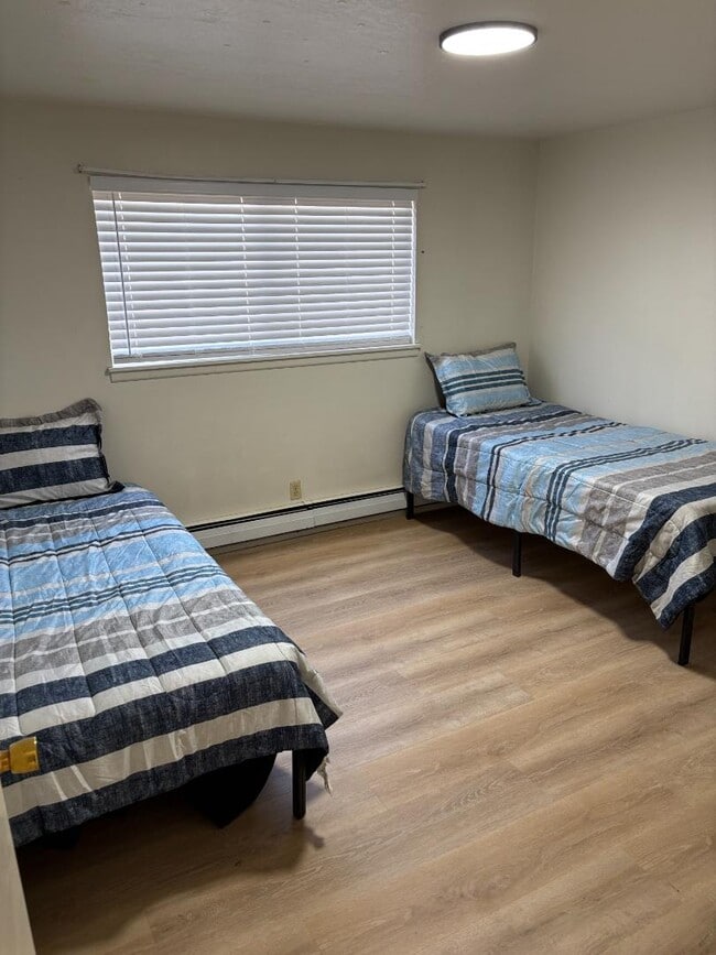 Building Photo - 401 Paper Collar Row