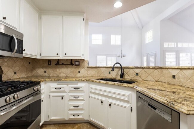 Building Photo - Spacious Laguna Niguel 3 Bed 2 Bath Condo Near Dana Point Harbor