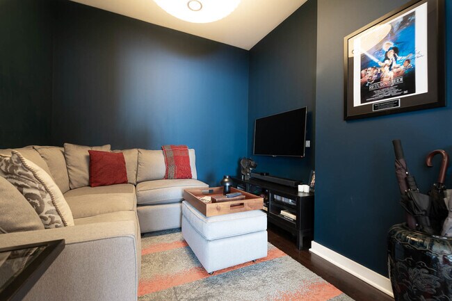 Building Photo - 5858 N Broadway