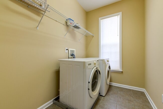 Building Photo - AVAILABLE NOW. 4 Bedroom 3 Bath. Over 3,000 square feet at  Providence Place.  Close to everythin...