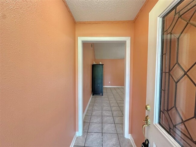 Building Photo - 1765 Hialeah Dr