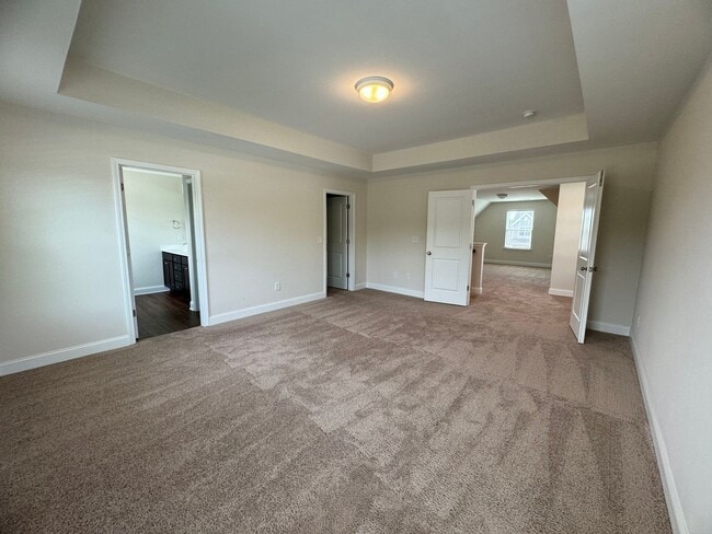 Building Photo - Spacious 4BR 3BA home in Northern Greensboro