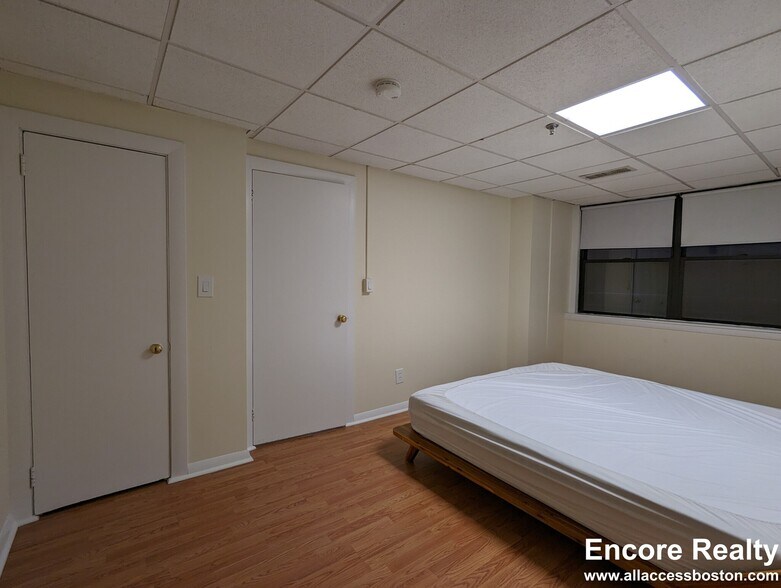 Building Photo - 62 Boylston St