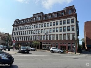 Building Photo - 5 Broadway