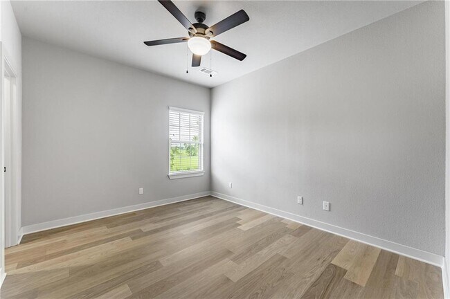 Building Photo - 3305 SW Hillstone Ave