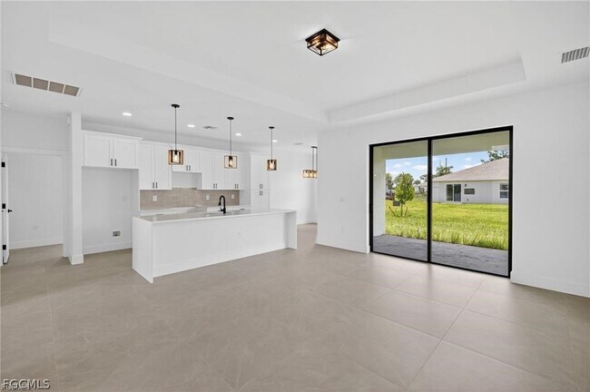 Building Photo - 538 Paloma Ave