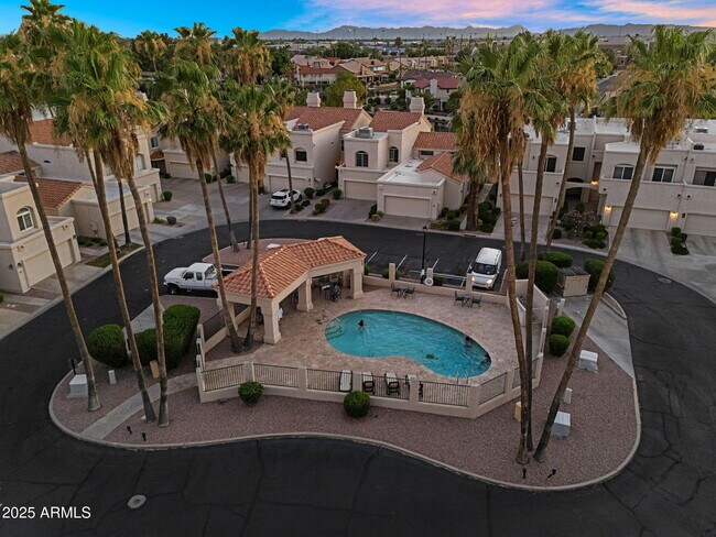 Building Photo - 1414 W Coral Reef Dr