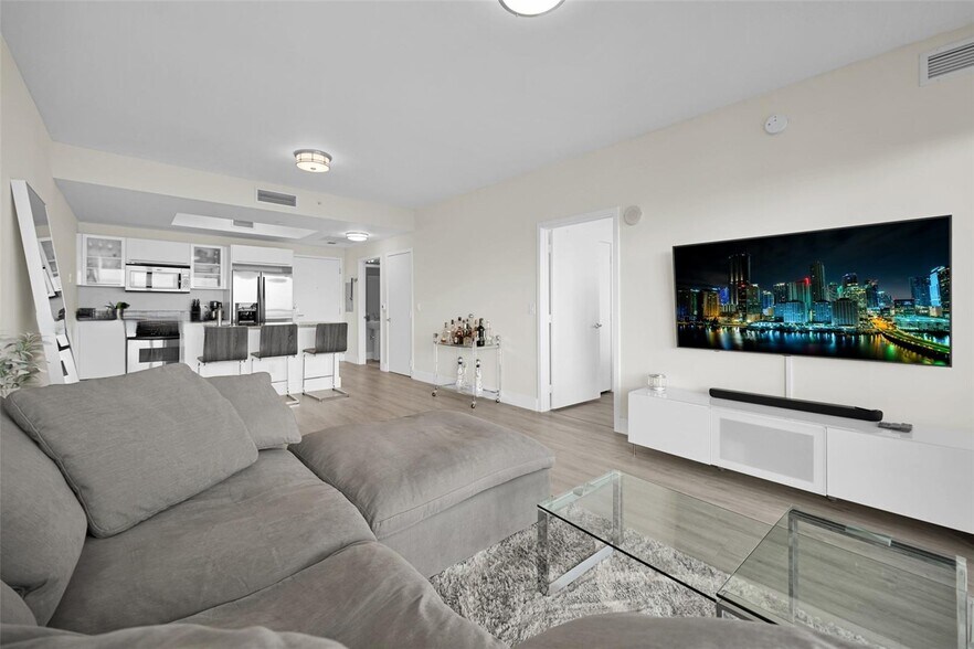 Building Photo - 888 Biscayne Blvd