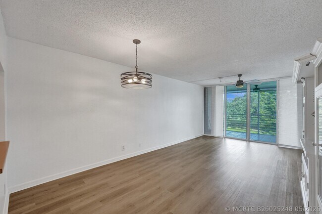 Building Photo - 9470 Poinciana Pl