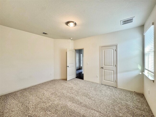 Building Photo - 16829 Aventura Ave