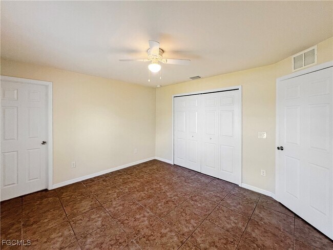 Building Photo - 111 SE 2nd Ave