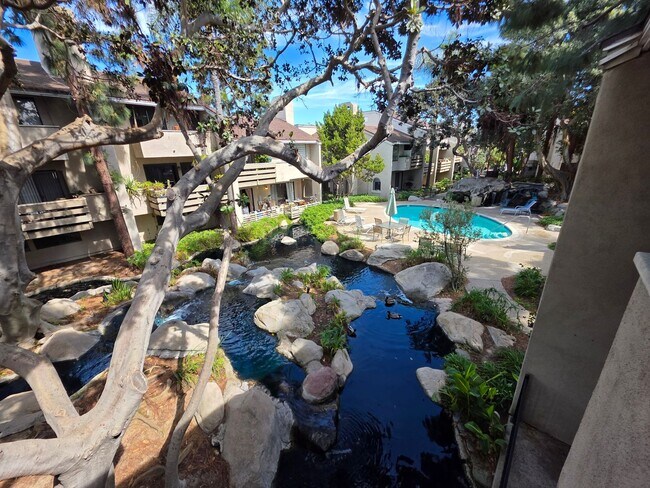 Building Photo - Newly Renovated 2 bedroom 2 bathroom Home in Costa Mesa