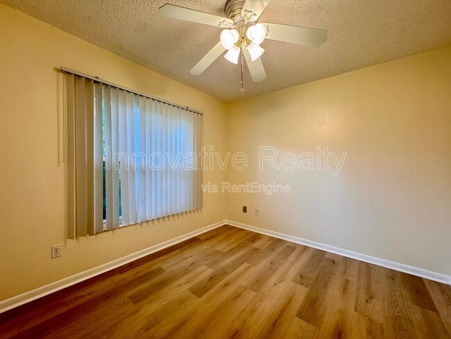 Building Photo - 1005 Bradford Dr