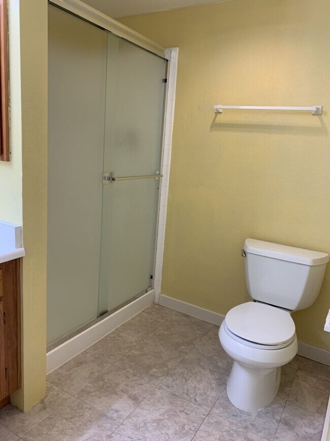 Building Photo - 1225 W Prospect Rd