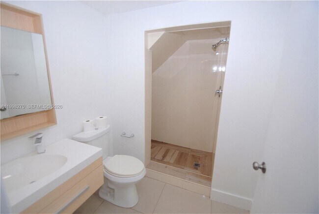 Building Photo - 1559 Meridian Ave